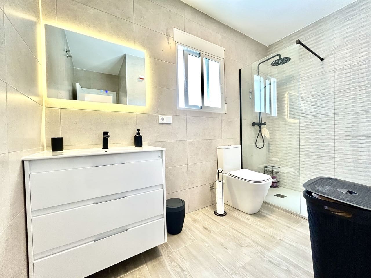 5 bedroom Villa for sale in Orihuela with garage - € 459,000 (Ref: 10050884)