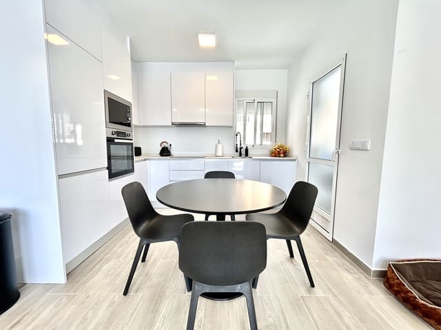5 soveværelse Villa til salg i Villamartin, Orihuela med garage - € 459.000 (Ref: 10050884)