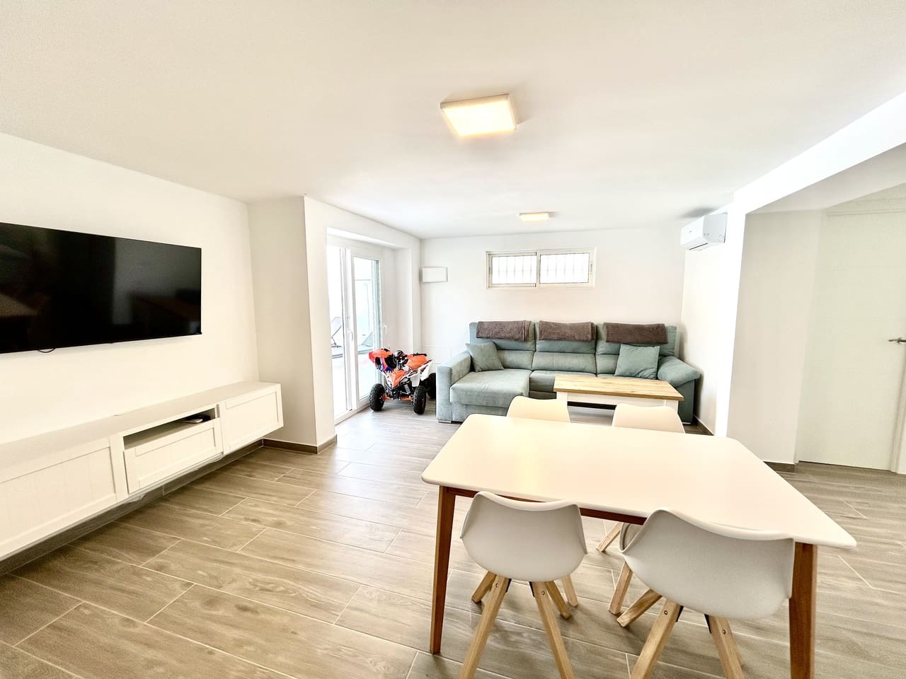 5 bedroom Villa for sale in Orihuela with garage - € 459,000 (Ref: 10050884)