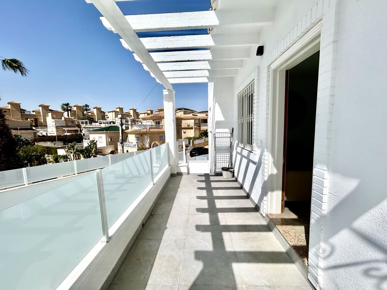 5 bedroom Villa for sale in Orihuela with garage - € 459,000 (Ref: 10050884)