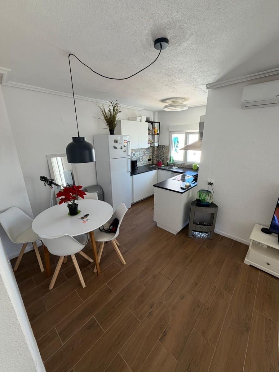 2 slaapkamer Appartement te koop in Torrevieja met zwembad - € 179.000 (Ref: 10050887)
