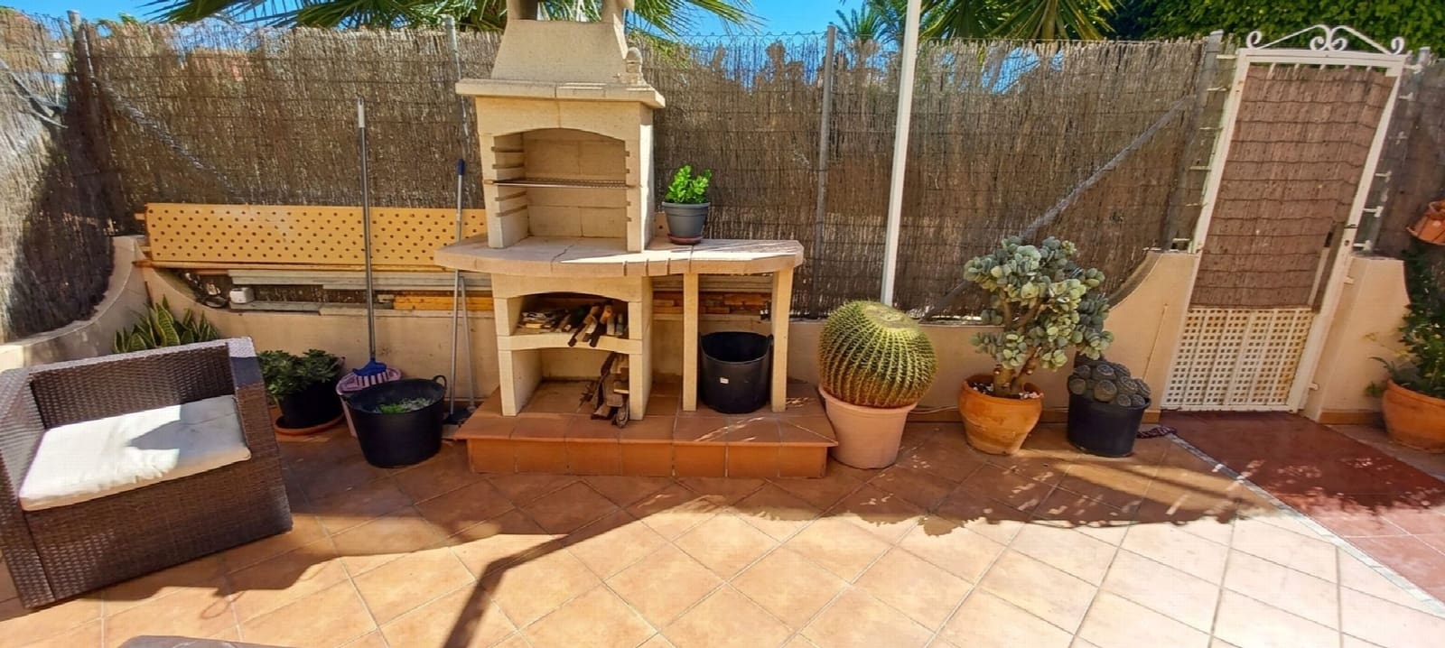 Casa de 3 habitaciones en Orihuela en venta con piscina - 199.900 € (Ref: 10050904)