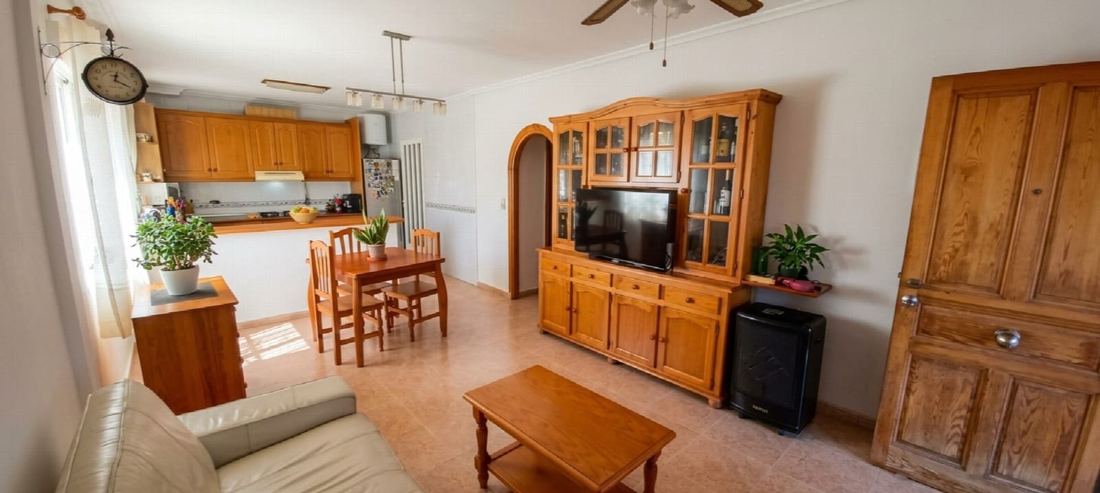 Casa de 3 habitaciones en Orihuela en venta con piscina - 199.900 € (Ref: 10050904)