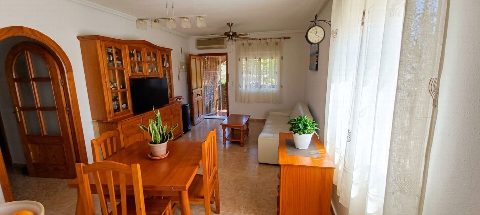 Casa de 3 habitaciones en Orihuela en venta con piscina - 199.900 € (Ref: 10050904)