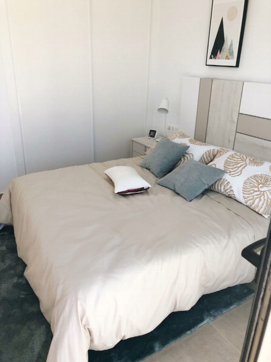 Chalet de 3 habitaciones en Benijófar en venta con piscina - 425.000 € (Ref: 10050907)