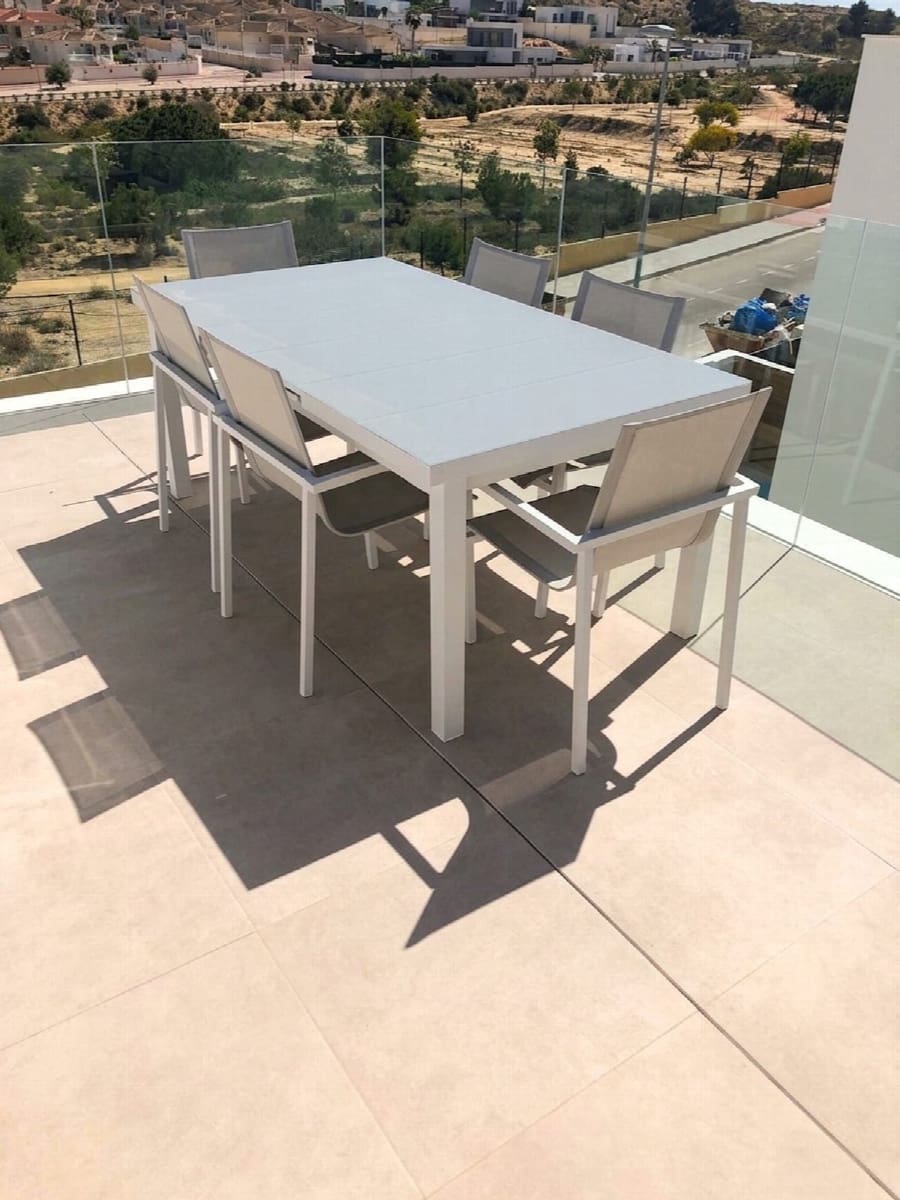 Chalet de 3 habitaciones en Benijófar en venta con piscina - 425.000 € (Ref: 10050907)