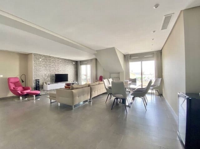 4 soverom Penthouse til salgs i Blue Lagoon med svømmebasseng - € 549 000 (Ref: 10050918)
