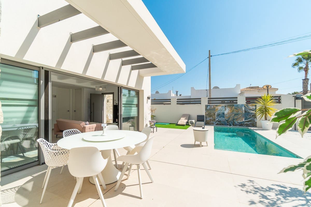 3 soveværelse Villa til salg i Orihuela med swimmingpool - € 524.900 (Ref: 10050921)