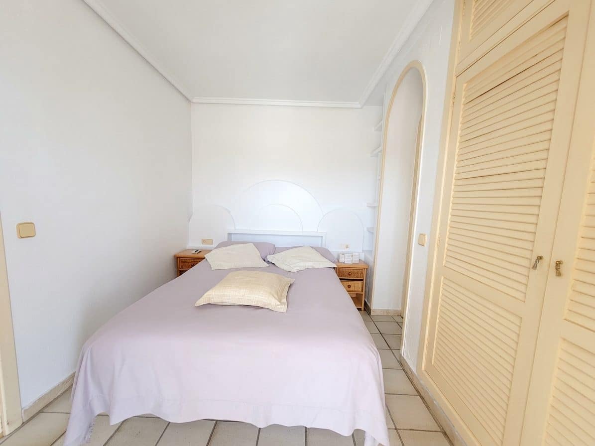 2 chambre Appartement à vendre à Torrevieja avec piscine - 349 000 € (Ref: 10050923)