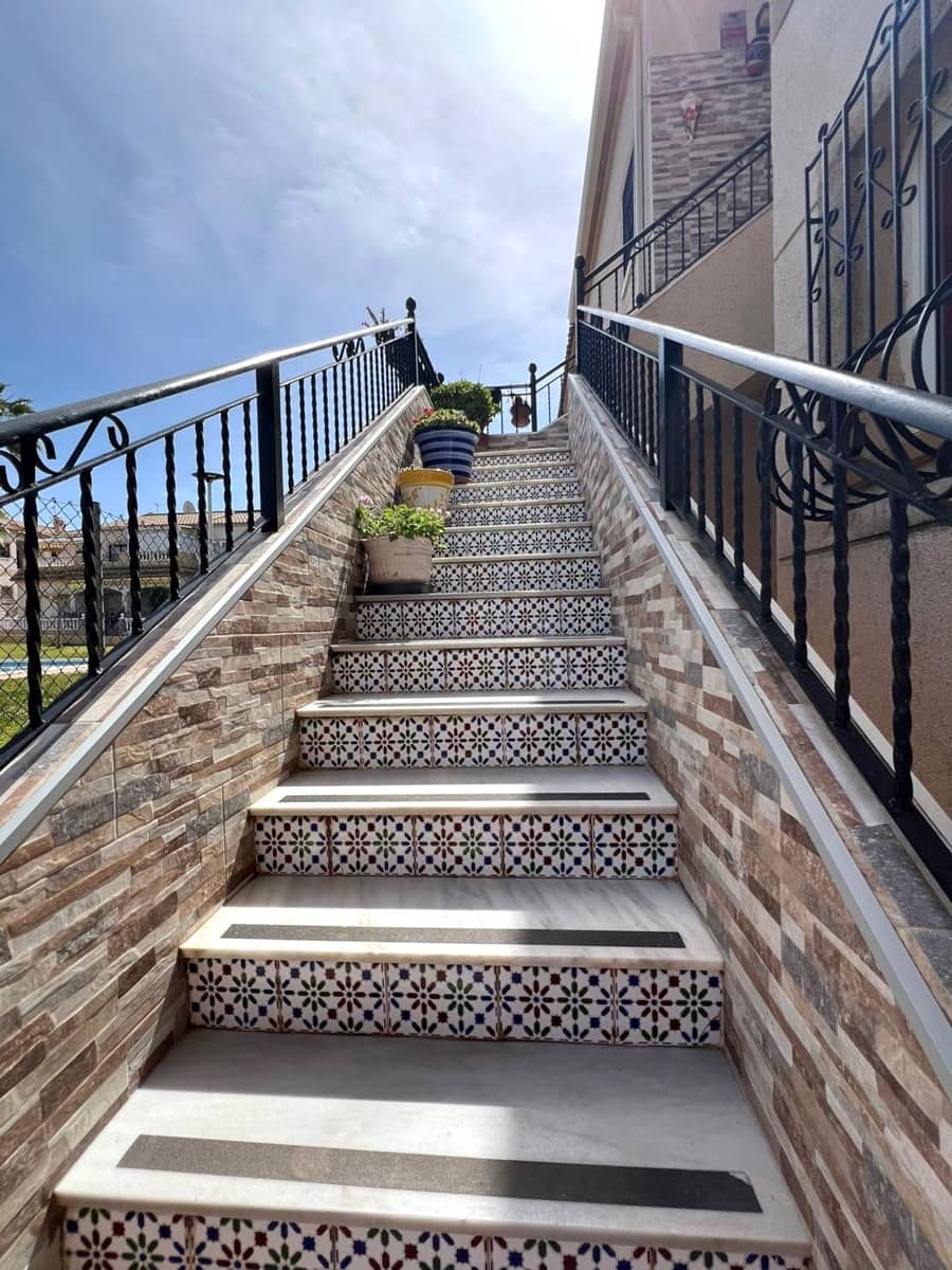 2 quarto Bungalow para venda em Torrevieja com piscina - 180 000 € (Ref: 10050929)