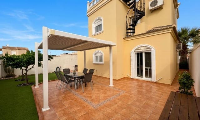 4 slaapkamer Villa te koop in Aguas Nuevas, Torrevieja met garage - € 398.995 (Ref: 10050931)
