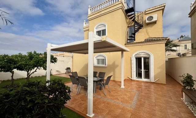 4 slaapkamer Villa te koop in Aguas Nuevas, Torrevieja met garage - € 398.995 (Ref: 10050931)
