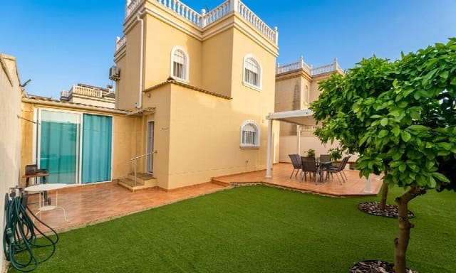 4 slaapkamer Villa te koop in Aguas Nuevas, Torrevieja met garage - € 398.995 (Ref: 10050931)