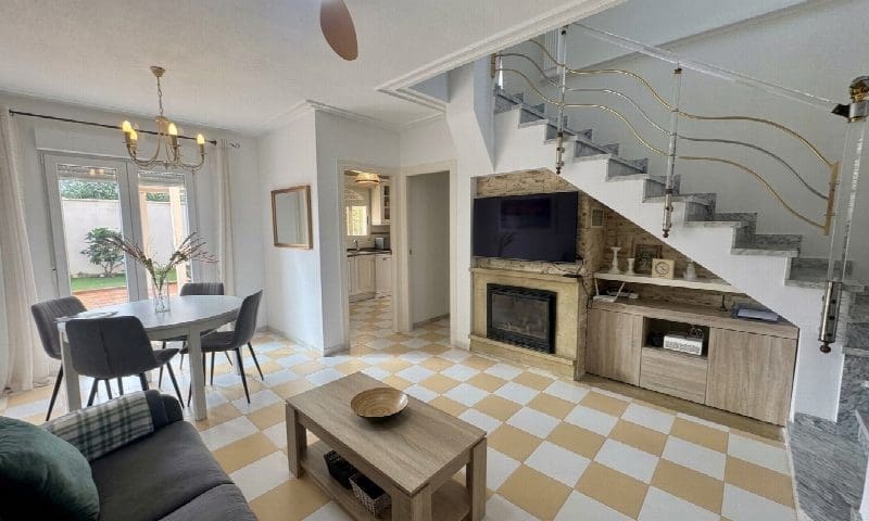 4 slaapkamer Villa te koop in Torrevieja met garage - € 398.995 (Ref: 10050931)