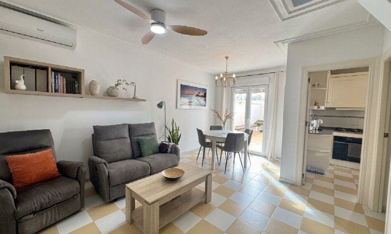 4 slaapkamer Villa te koop in Torrevieja met garage - € 398.995 (Ref: 10050931)