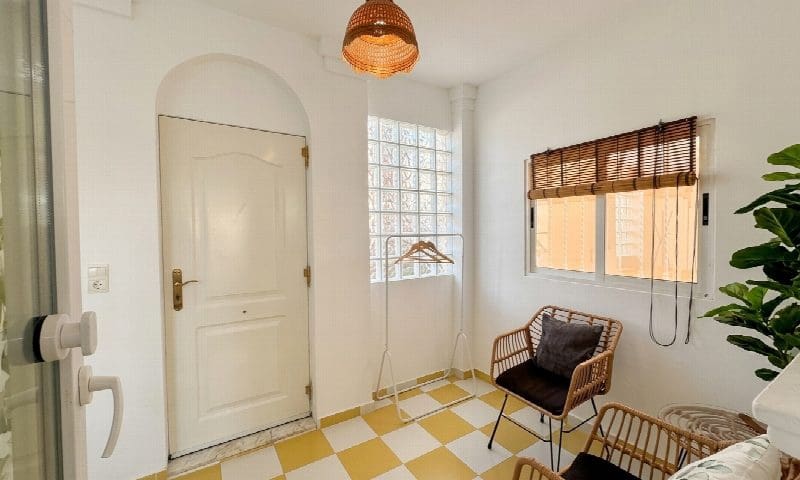 4 slaapkamer Villa te koop in Torrevieja met garage - € 398.995 (Ref: 10050931)