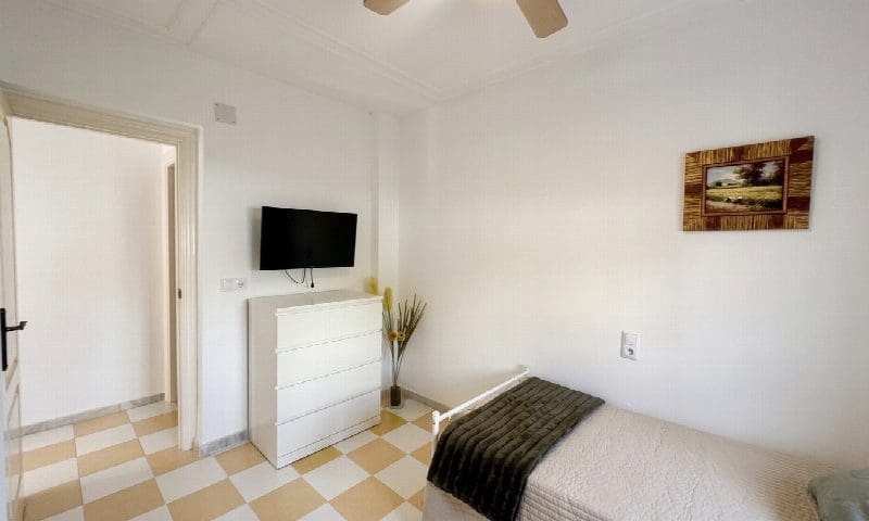 4 slaapkamer Villa te koop in Torrevieja met garage - € 398.995 (Ref: 10050931)