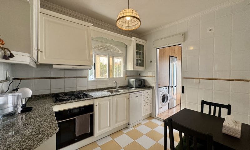 4 slaapkamer Villa te koop in Torrevieja met garage - € 398.995 (Ref: 10050931)