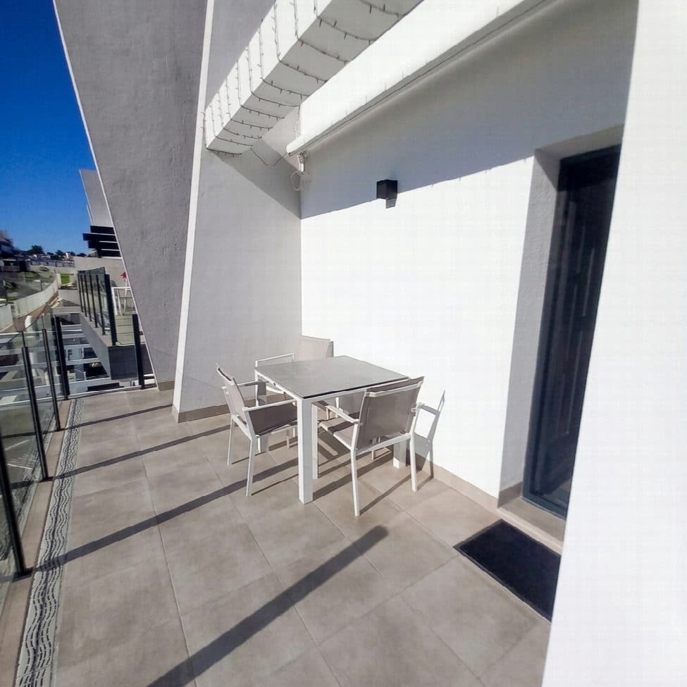 2 quarto Penthouse para venda em San Miguel de Salinas com piscina - 299 000 € (Ref: 10050935)
