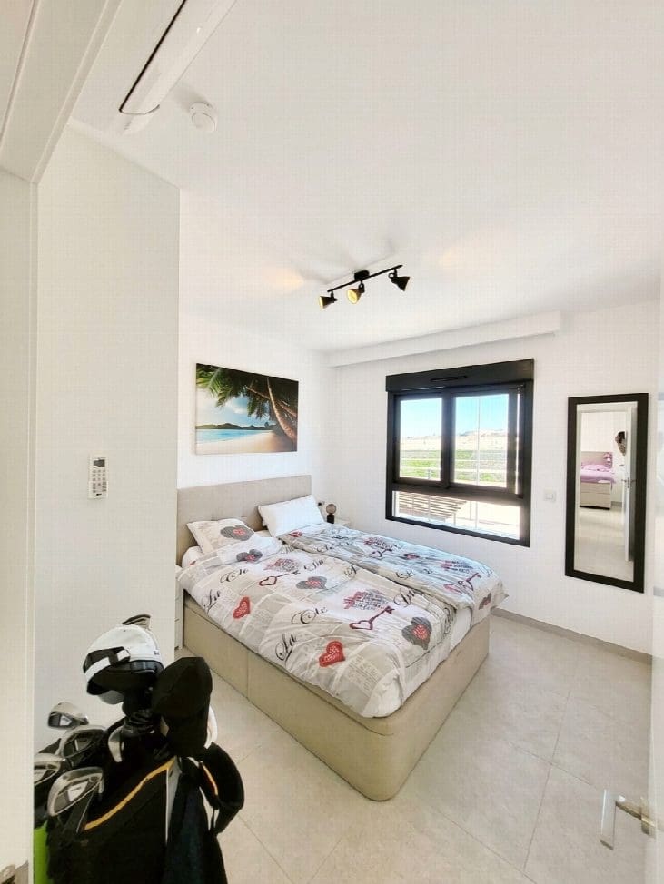 2 quarto Penthouse para venda em San Miguel de Salinas com piscina - 299 000 € (Ref: 10050935)