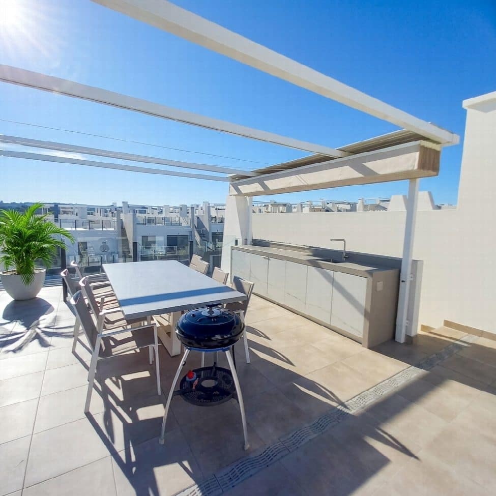 2 quarto Penthouse para venda em San Miguel de Salinas com piscina - 299 000 € (Ref: 10050935)