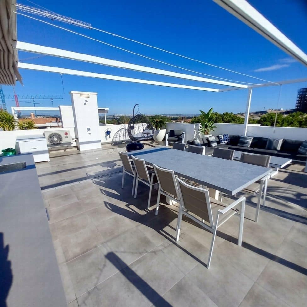 2 quarto Penthouse para venda em San Miguel de Salinas com piscina - 299 000 € (Ref: 10050935)