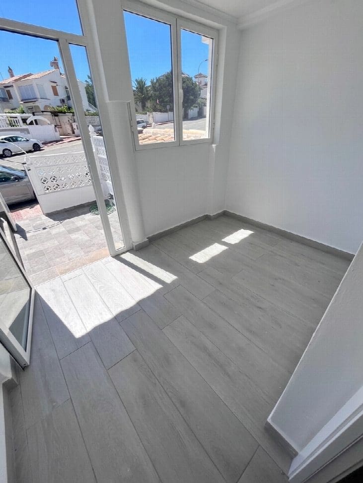3 quarto Apartamento para venda em Torrevieja - 249 900 € (Ref: 10050942)