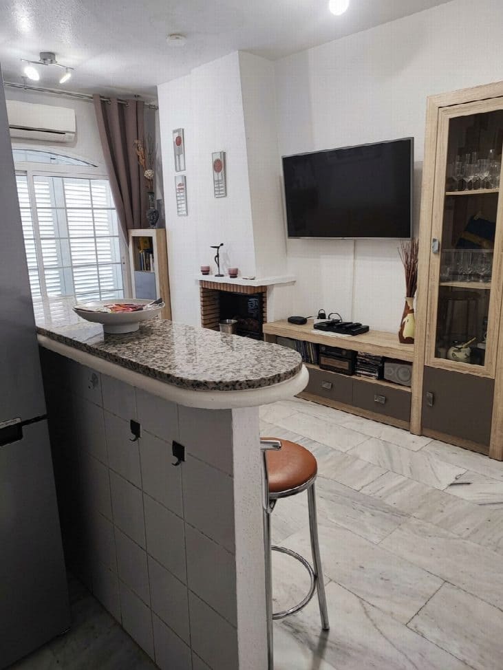Apartamento Playa de 2 habitaciones en Torrevieja en venta con piscina garaje - 299.000 € (Ref: 10050943)