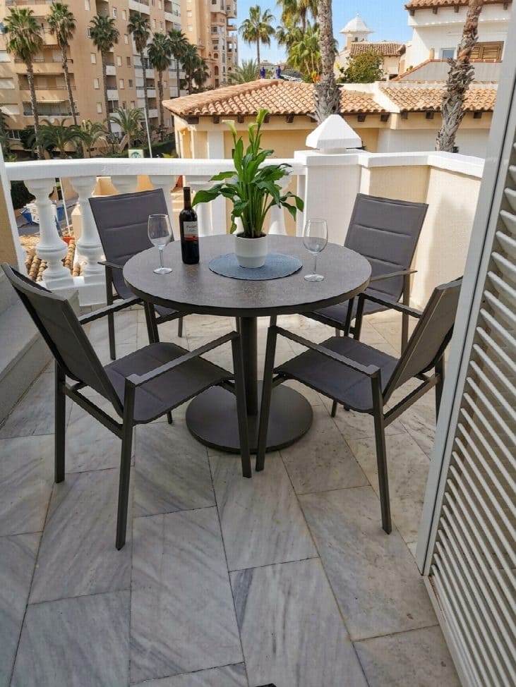 Apartamento Playa de 2 habitaciones en Torrevieja en venta con piscina garaje - 299.000 € (Ref: 10050943)