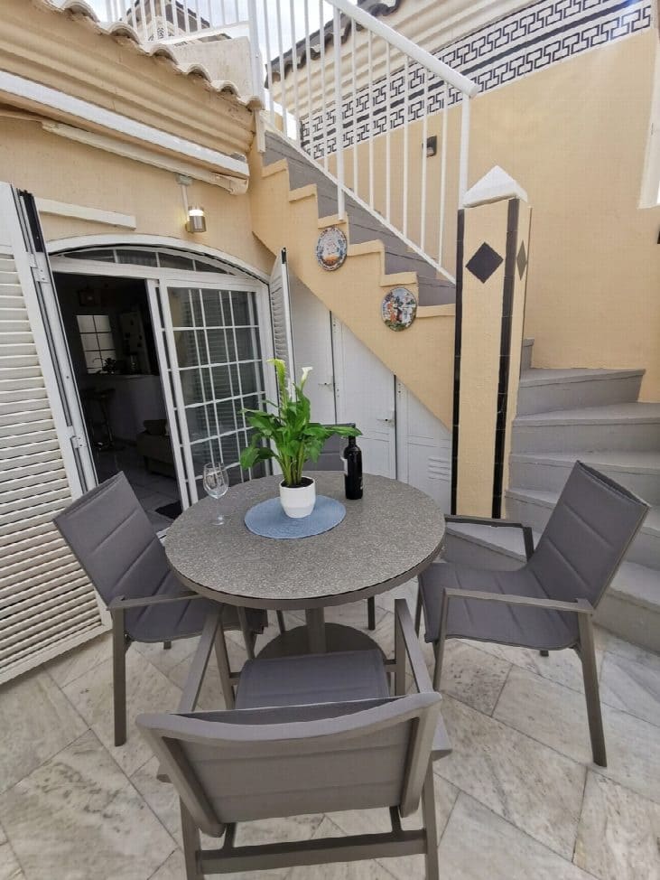 Apartamento Playa de 2 habitaciones en Torrevieja en venta con piscina garaje - 299.000 € (Ref: 10050943)