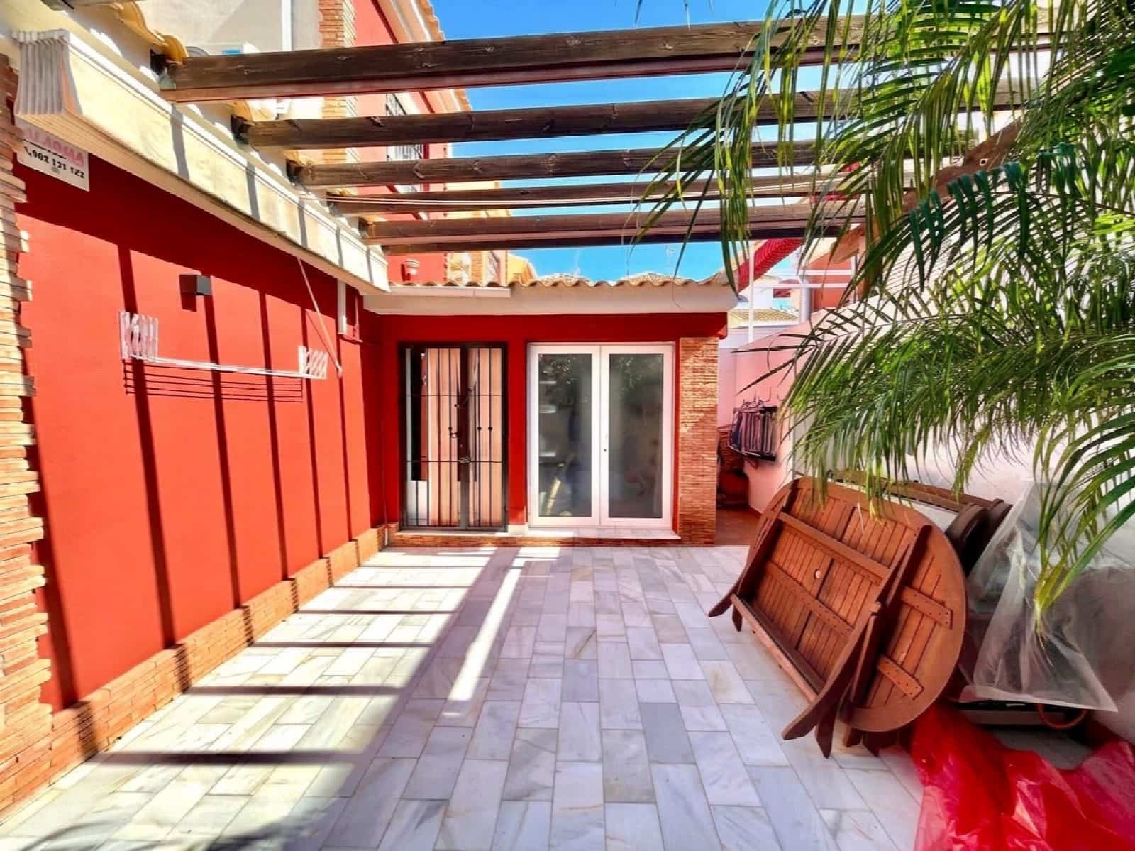 4 quarto Casa em Banda para venda em Pilar de la Horadada - 460 000 € (Ref: 10050944)