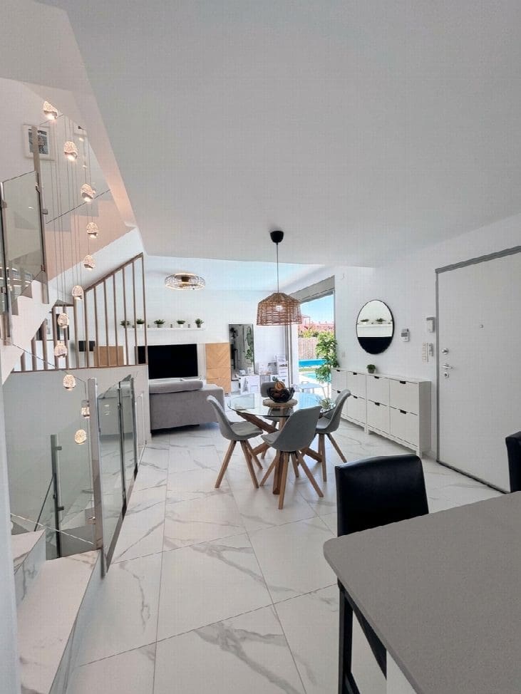 5 bedroom Villa for sale in Orihuela with pool garage - € 595,000 (Ref: 10050951)