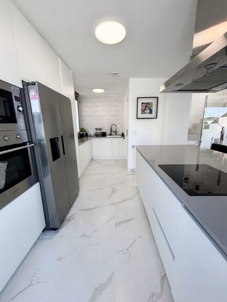 5 bedroom Villa for sale in Orihuela with pool garage - € 595,000 (Ref: 10050951)