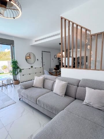 5 bedroom Villa for sale in Blue Lagoon with pool garage - € 595,000 (Ref: 10050951)