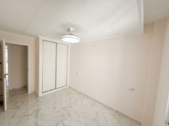 3 quarto Apartamento para venda em Parque de las Naciones, Torrevieja - 249 900 € (Ref: 10050954)