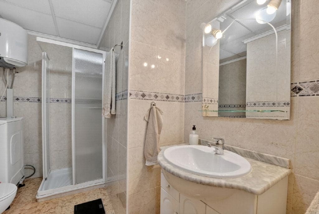3 soveværelse Lejlighed til salg i Torrevieja med swimmingpool - € 159.000 (Ref: 10050957)