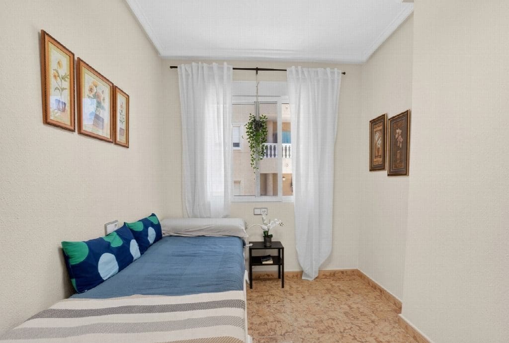 3 soveværelse Lejlighed til salg i Torrevieja med swimmingpool - € 159.000 (Ref: 10050957)
