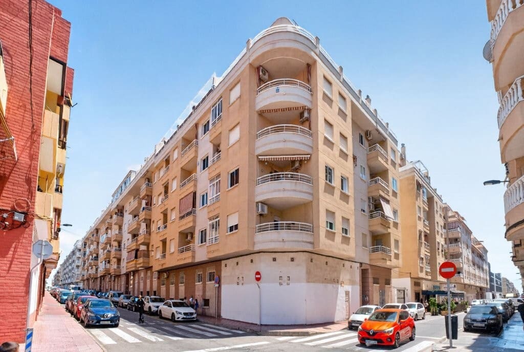 3 soveværelse Lejlighed til salg i Torrevieja med swimmingpool - € 159.000 (Ref: 10050957)