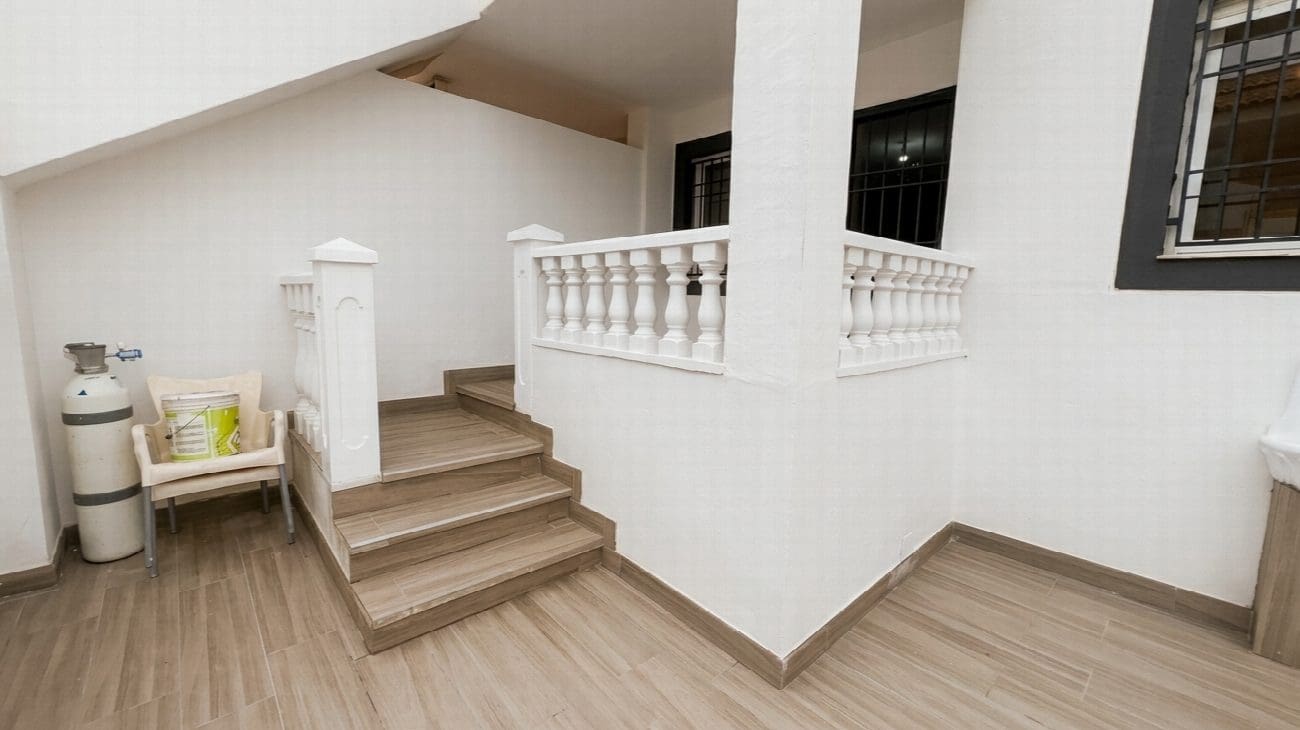 2 sypialnia Bungalow na sprzedaż w Torrevieja z basenem garażem - 175 000 € (Ref: 10050966)