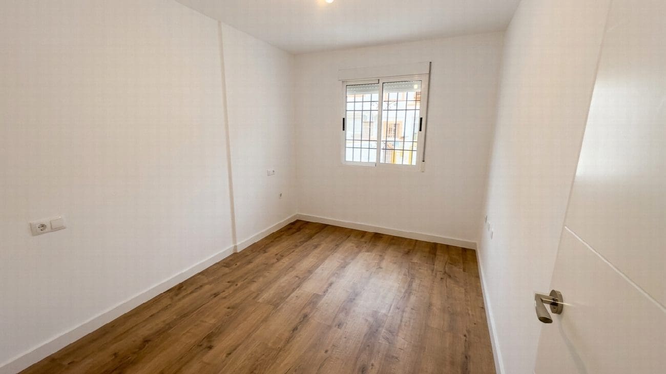 2 sypialnia Bungalow na sprzedaż w Torrevieja z basenem garażem - 175 000 € (Ref: 10050966)