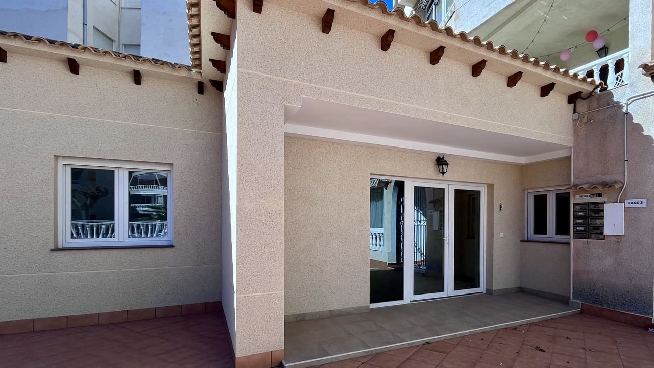 2 chambre Bungalow à vendre à Torrevieja avec piscine garage - 250 000 € (Ref: 10050968)