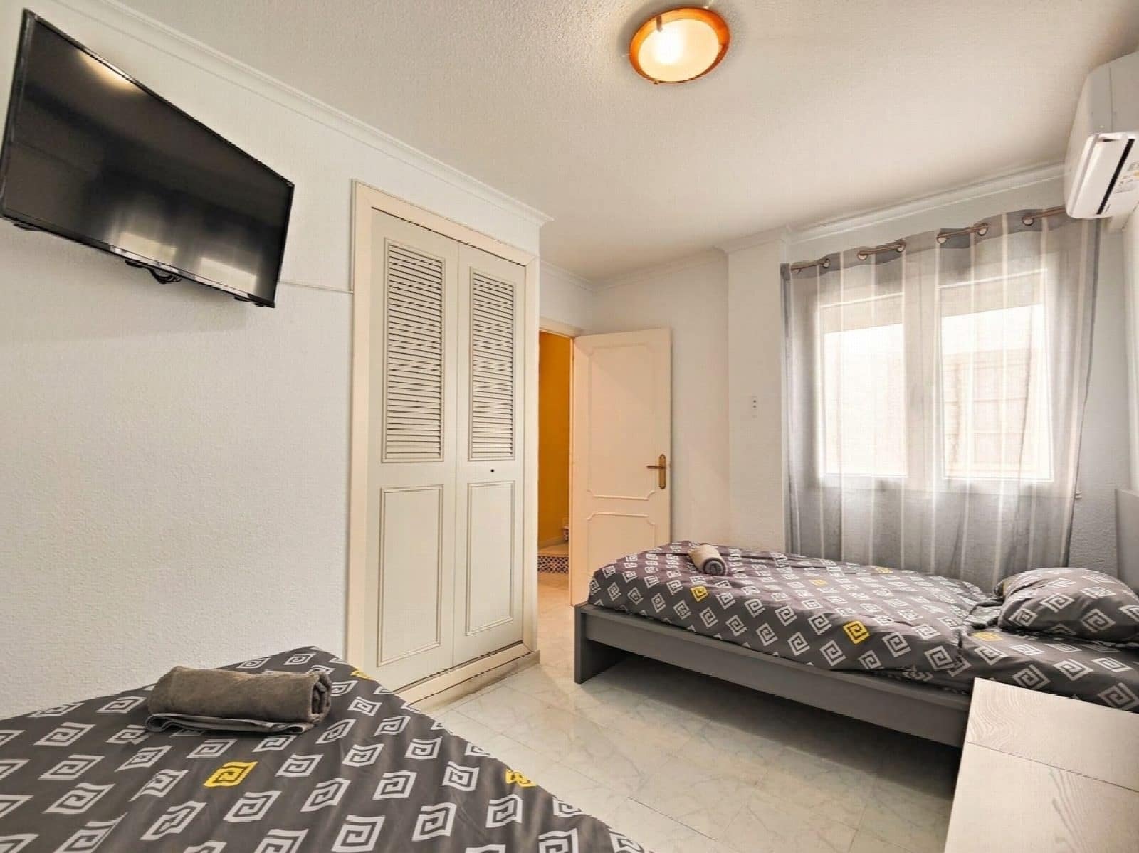 2 slaapkamer Appartement te koop in Torrevieja met zwembad - € 215.000 (Ref: 10050999)