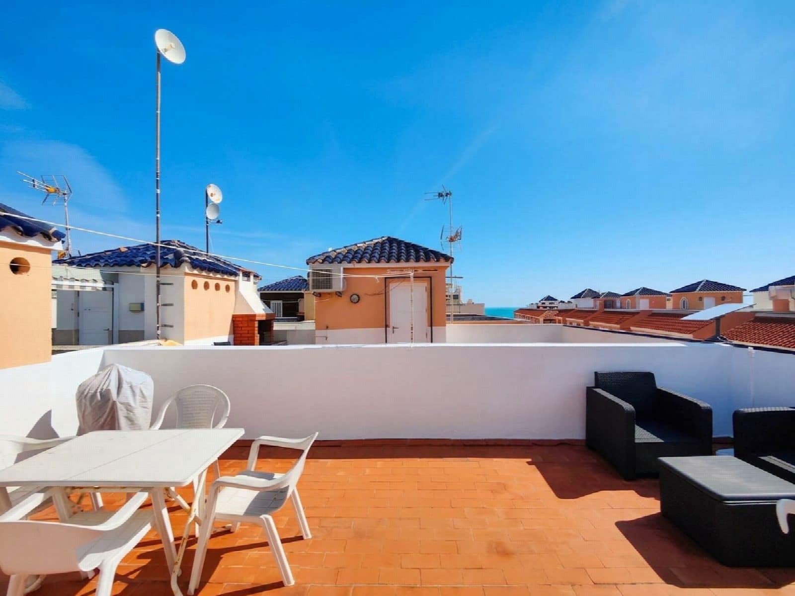 2 slaapkamer Appartement te koop in Torrevieja met zwembad - € 215.000 (Ref: 10050999)