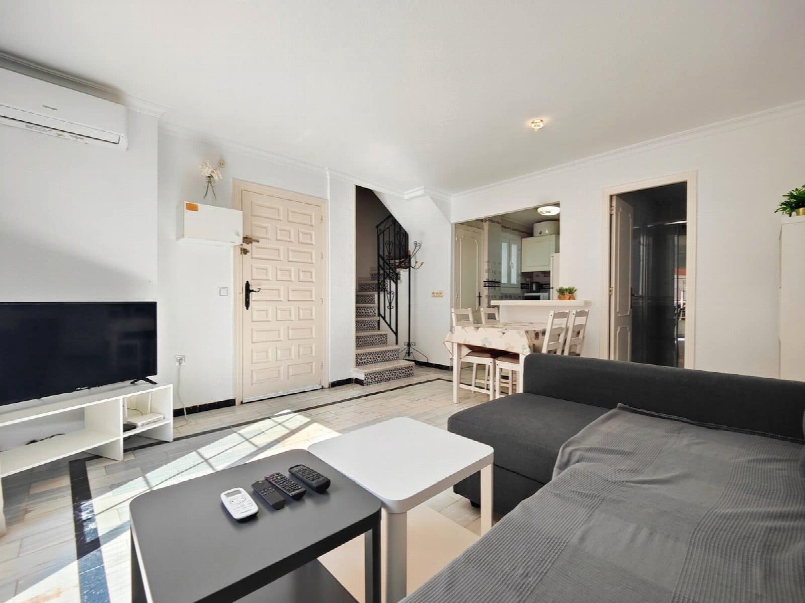 2 slaapkamer Appartement te koop in Torrevieja met zwembad - € 215.000 (Ref: 10050999)