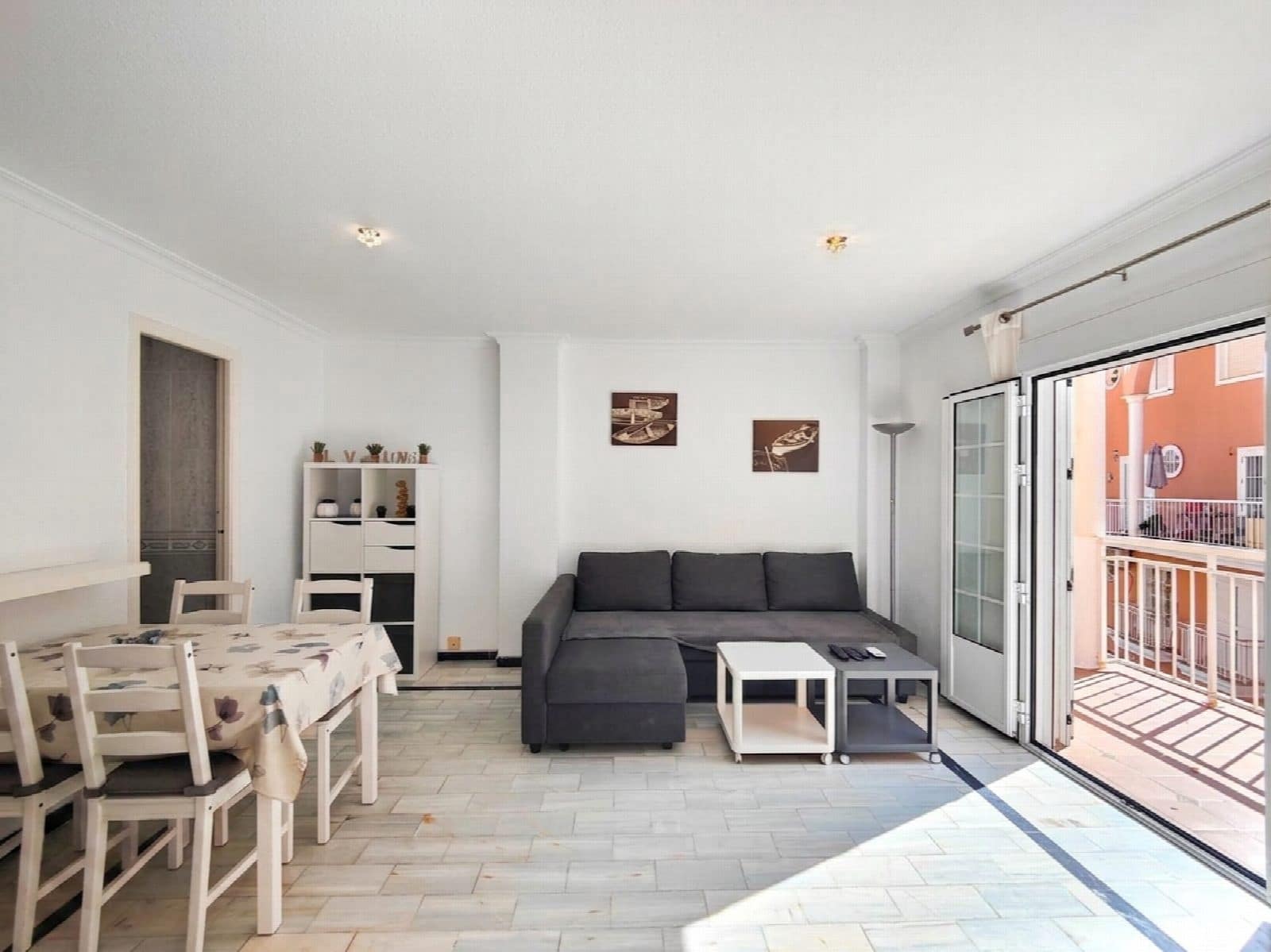 2 slaapkamer Appartement te koop in Torrevieja met zwembad - € 215.000 (Ref: 10050999)
