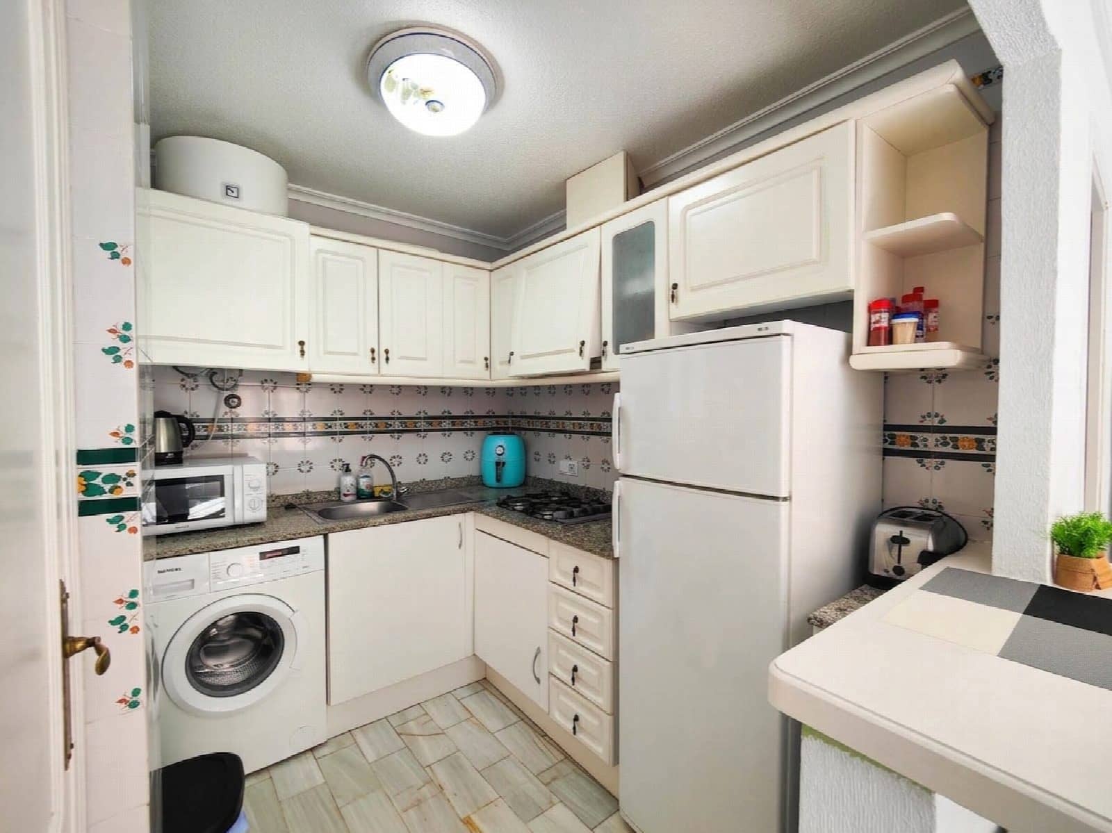 2 slaapkamer Appartement te koop in Torrevieja met zwembad - € 215.000 (Ref: 10050999)