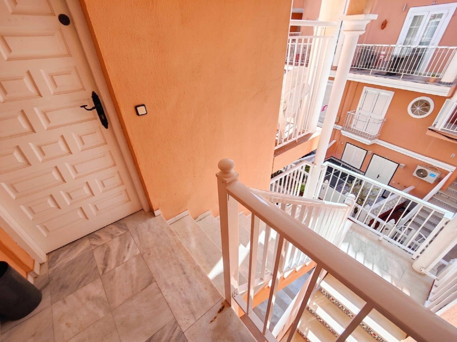 2 slaapkamer Appartement te koop in Torrevieja met zwembad - € 215.000 (Ref: 10050999)