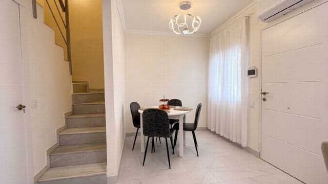 Casa de 3 habitaciones en Nueva Torrevieja, Torrevieja en venta - 259.900 € (Ref: 10051007)