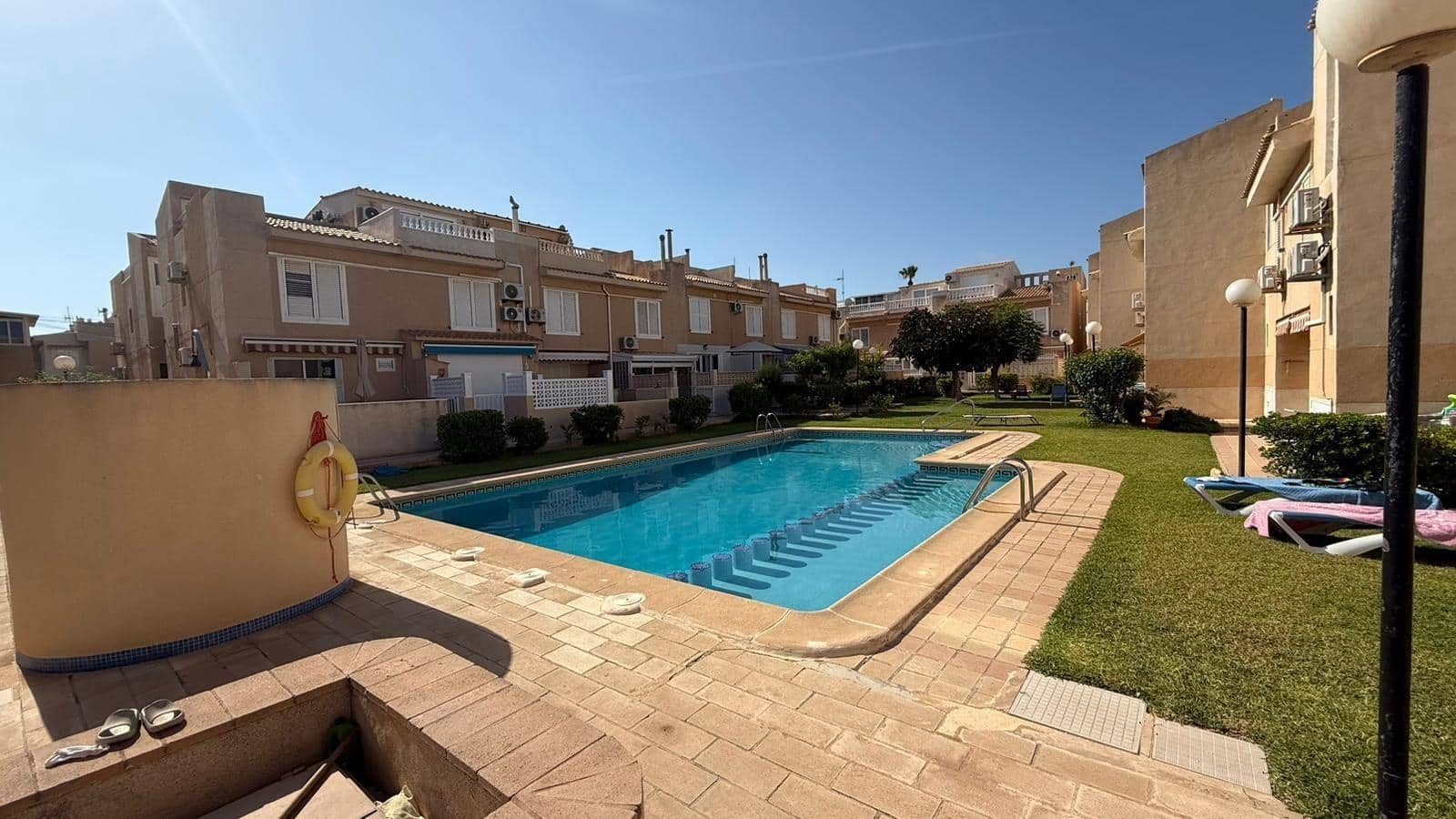 3 Zimmer Apartment zu verkaufen in Torrevieja mit Pool - 315.000 € (Ref: 10051012)