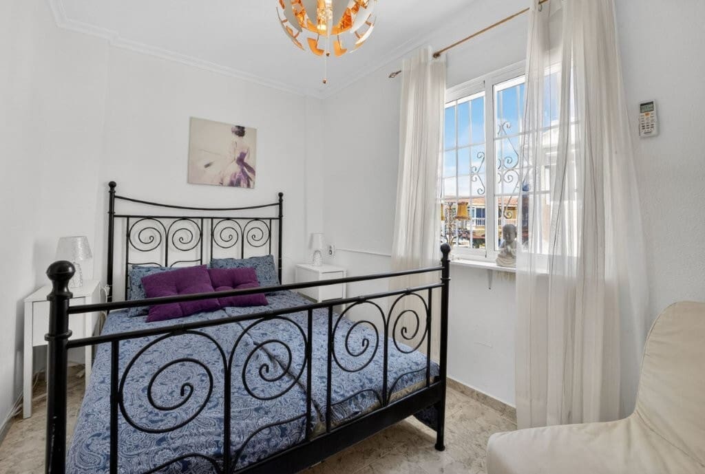 2 Zimmer Haus zu verkaufen in Torrevieja mit Pool - 199.000 € (Ref: 10051017)